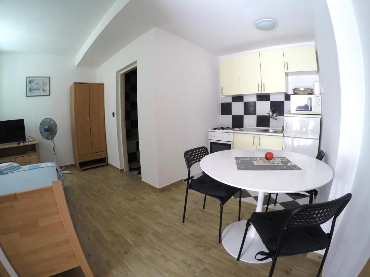 Peach Apartment'S Repic Bibinje Bagian luar foto