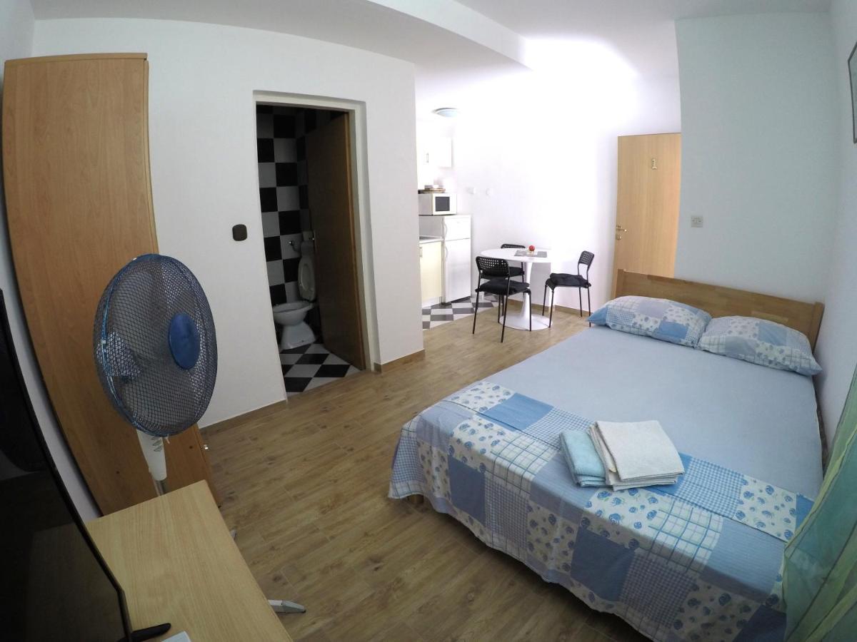 Peach Apartment'S Repic Bibinje Bagian luar foto