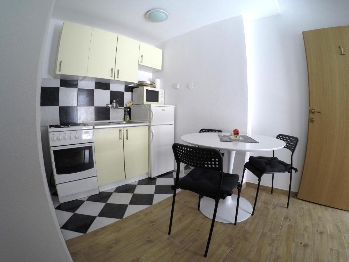Peach Apartment'S Repic Bibinje Bagian luar foto