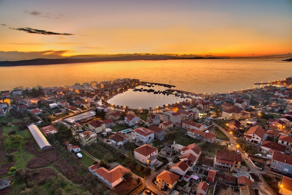 Peach Apartment'S Repic Bibinje Bagian luar foto
